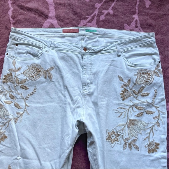 Pilcro by Anthropologie The Slim Boyfriend High Rise Embroidered Stretch Jeans - Picture 4 of 11